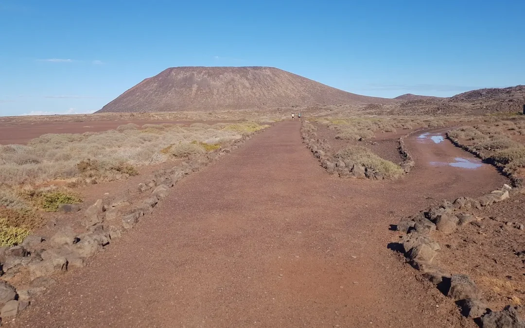 Senderismo en la Isla de Lobos: qué rutas hay y cuál elegir
